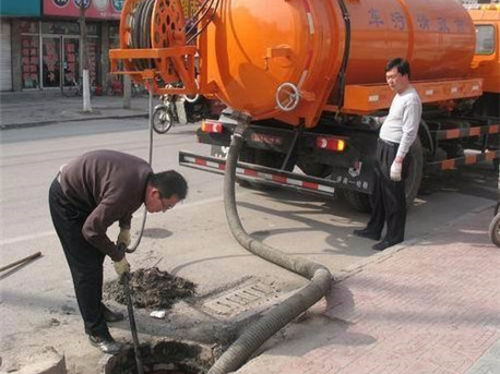 加乐镇清掏化粪池，健康生活从这里开始